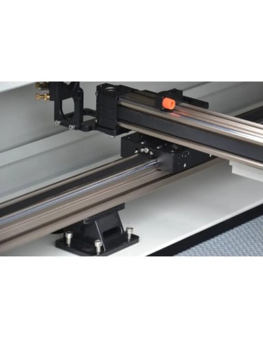 Ploter laser LC1390Z pentru gravare precisa.