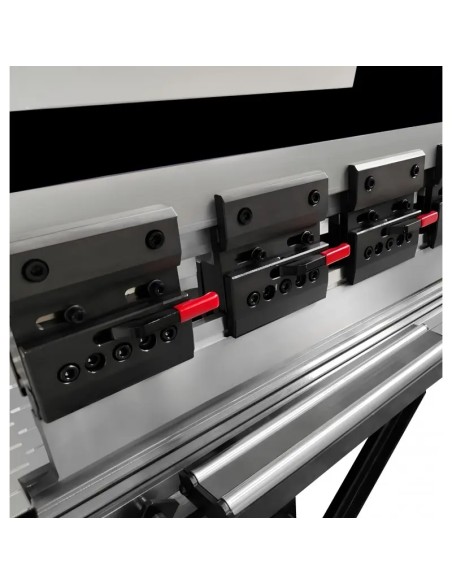 Presa hidraulica CORMAK CNC - precizie maxima