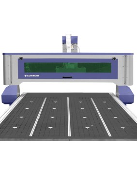 Este livrat cu magazie de scule cu 8 pozitii, computer industrial Syntec si afisaj LCD 2