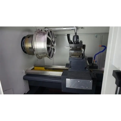 Strung CNC pentru jante 28″, recondiționare precisă 2