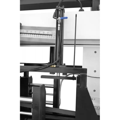 Fierăstrău cu bandă CORMAK H-700 pentru metal