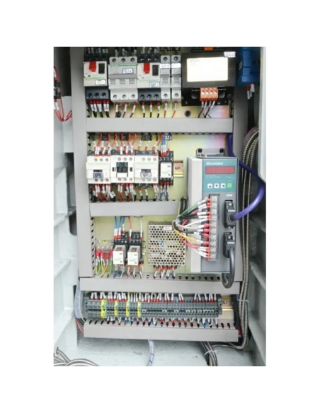 Mașină de frezat universală CORMAK UWF 110L SERVO