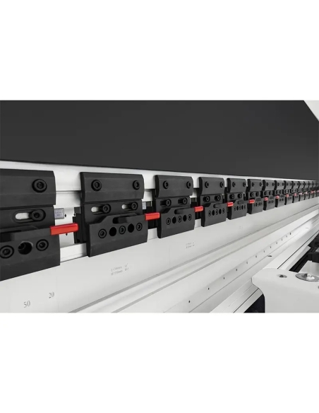 Presă abkant CNC CORMAK 300×5000 pentru îndoire precisă
