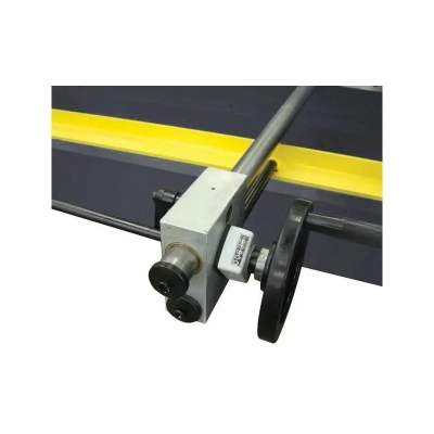 Foarfecă ghilotină mecanică 3×2050 mm pentru tablă 2