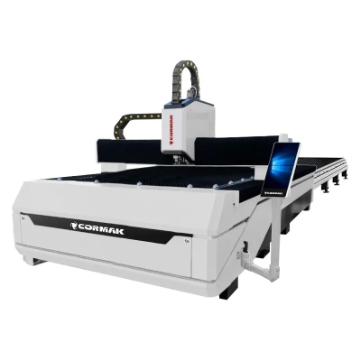 Mașină laser FIBER CORMAK 3000 W cu masă interschimbabilă