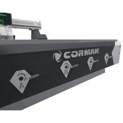 Mașină CNC 4 axe CORMAK C2030 ATC cu masă hibridă