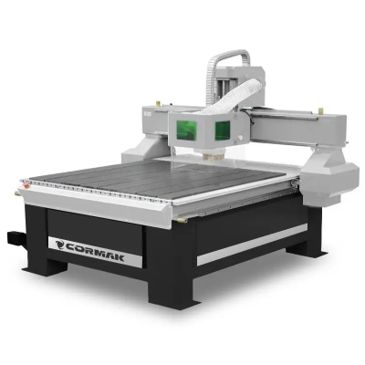 Mașină CNC de frezat C1212 cu masă hibridă