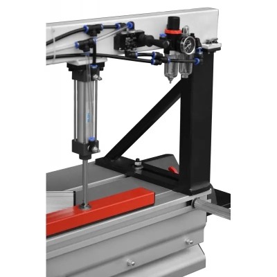 Presor pneumatic 3200 mm pentru debitare precisă 2