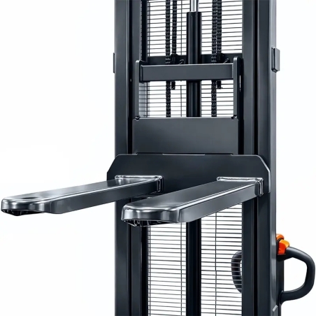 Stivuitor electric CORMAK Q15E25 pentru paleți