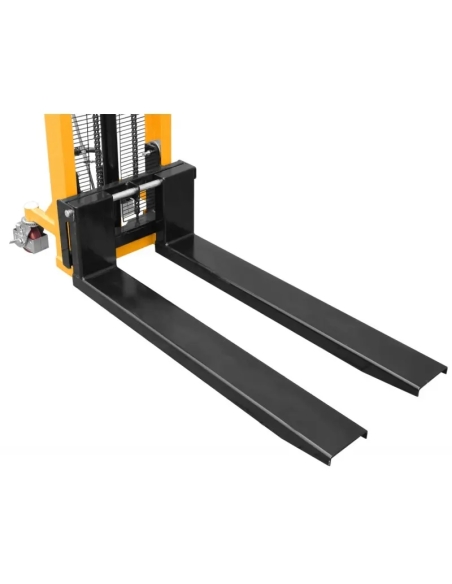 Transpalet cu catarg CORMAK P716 pentru ridicare 700 kg