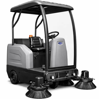 Măturătoare autopropulsată CORMAK ZP13000 cu pulverizare