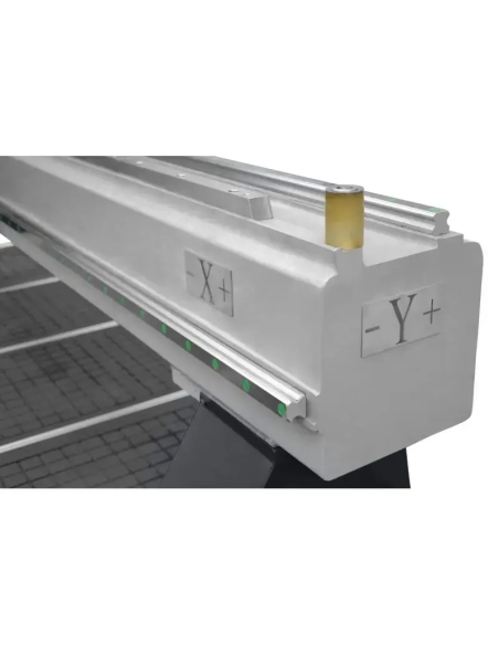 Mașină CNC CORMAK C2030 ATC pentru frezare de precizie