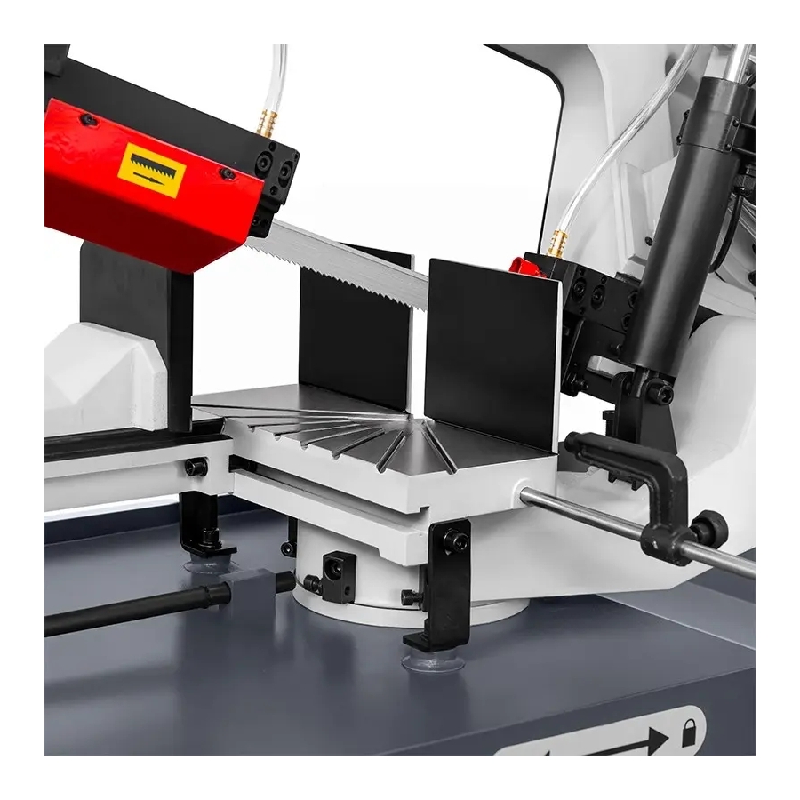 Fierăstrău cu bandă CORMAK HBS320 pentru tăieri precise