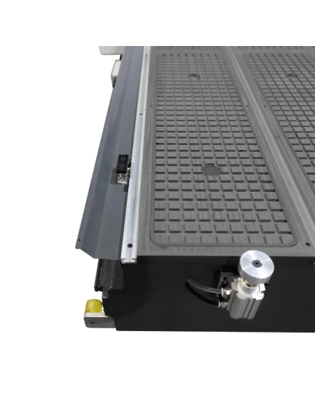 Router CNC CORMAK B2131 ATC pentru frezare industrială
