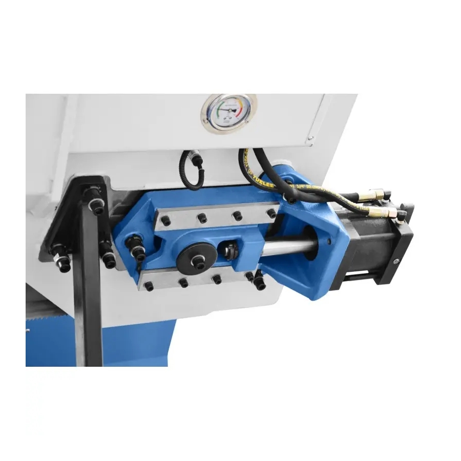 Fierăstrău automat CORMAK C33 pentru tăiere metal