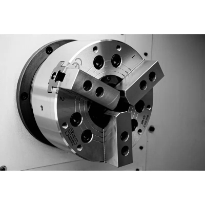 Strung CNC CORMAK 560×1500 pentru prelucrare precisă 2
