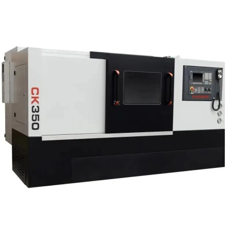 Strung CNC CORMAK 350×750 cu batiu înclinat și comandă Siemens