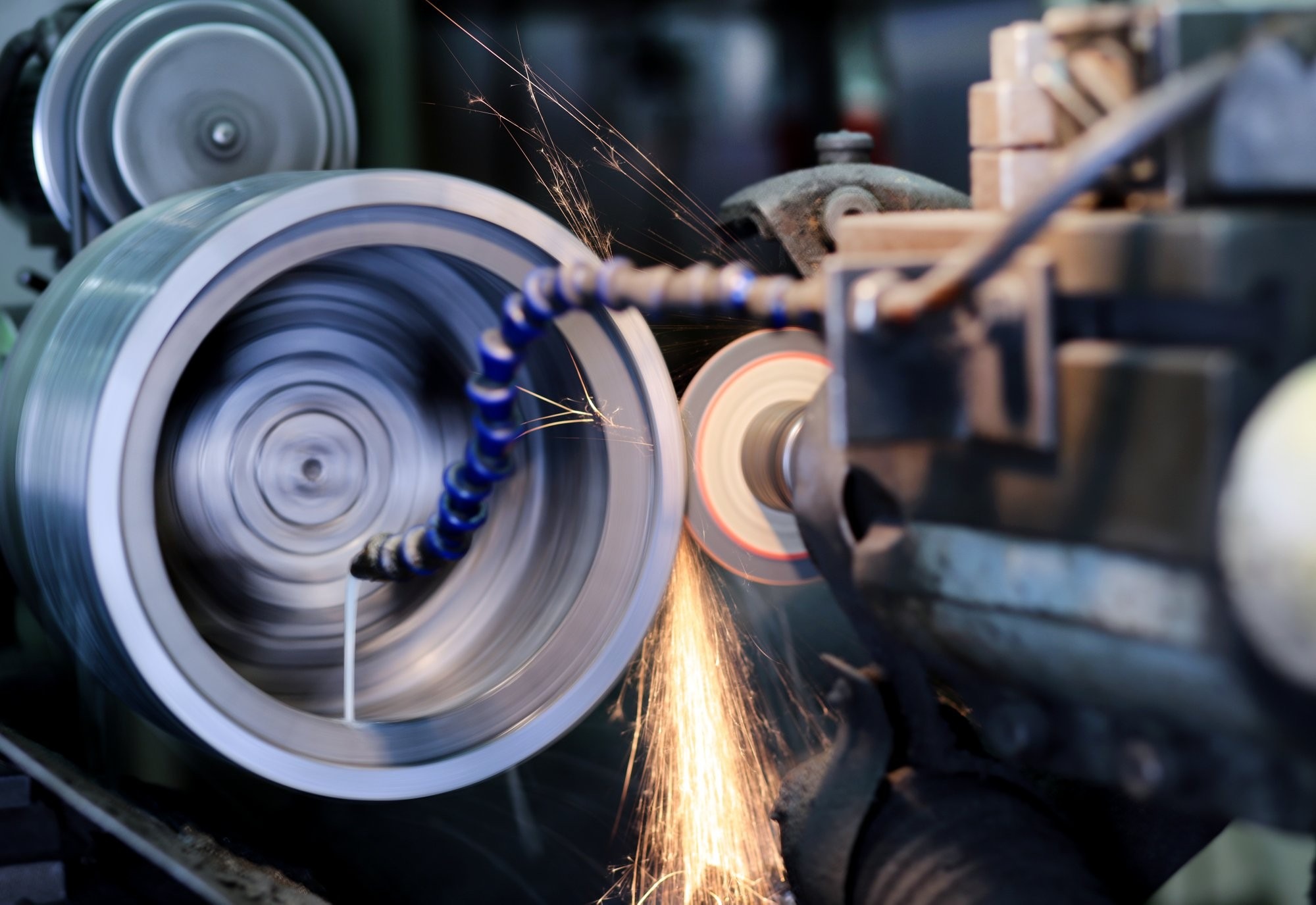 Metode de slefuire a gaurilor in metal – ghid complet pentru finisare de precizie